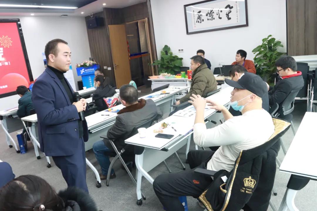 相助共赢 共享未来｜9001cc金沙以诚为本岁末光伏活动惊喜连连，，，精彩纷呈！